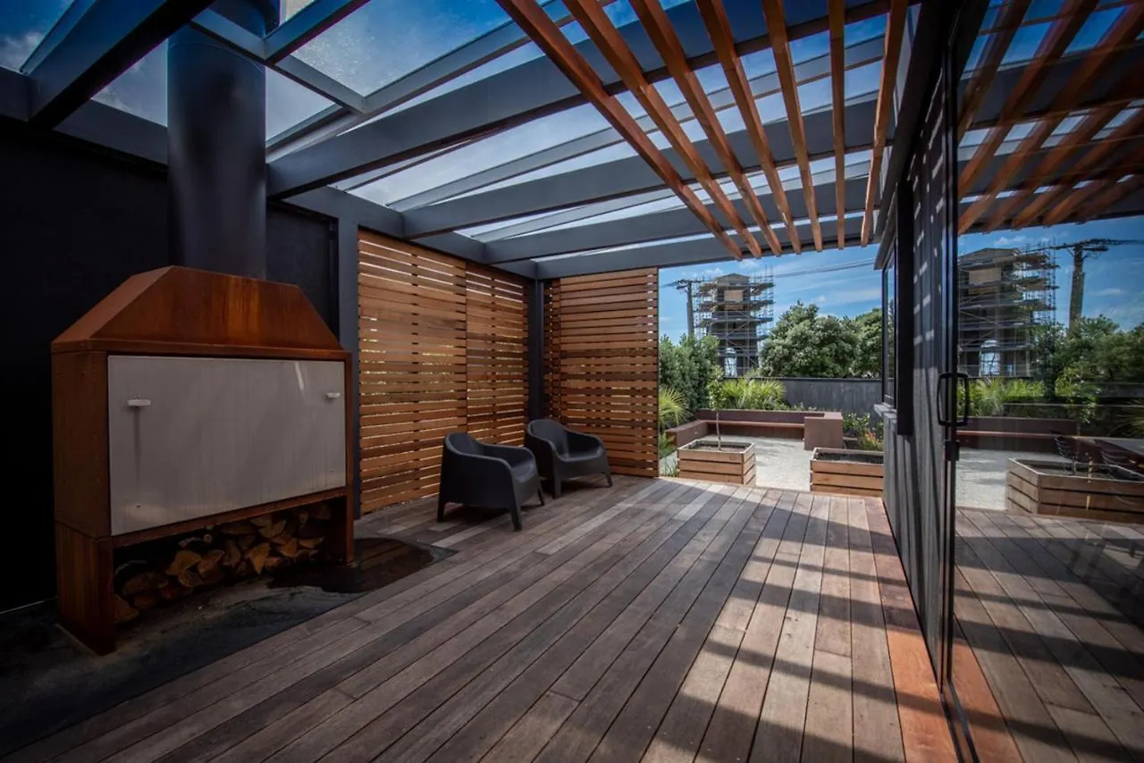 Sumner Black Hut Villa Christchurch