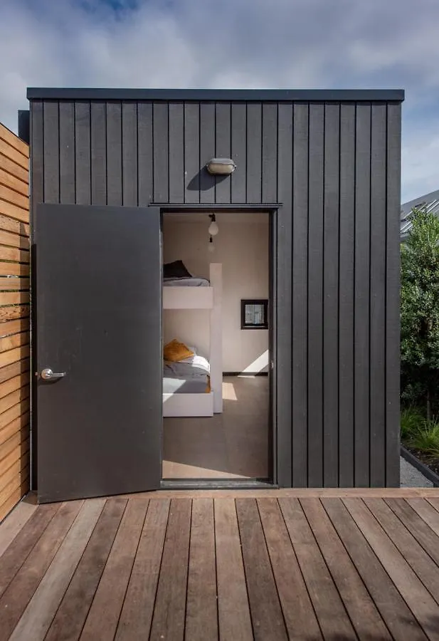 Sumner Black Hut Villa Christchurch