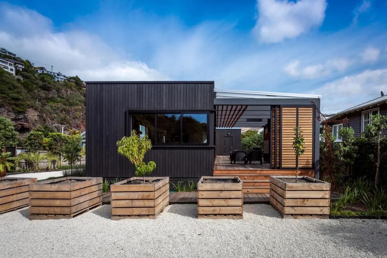 Sumner Black Hut Villa Christchurch